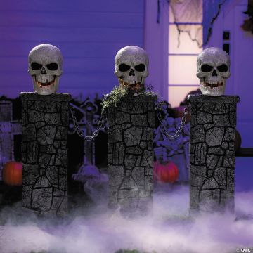 4 Ft. X 3 Ft. Light-up Skull Pedestal Fence With Chains Halloween Decoration