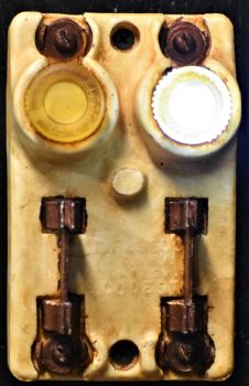 Art Deco Reset Switch